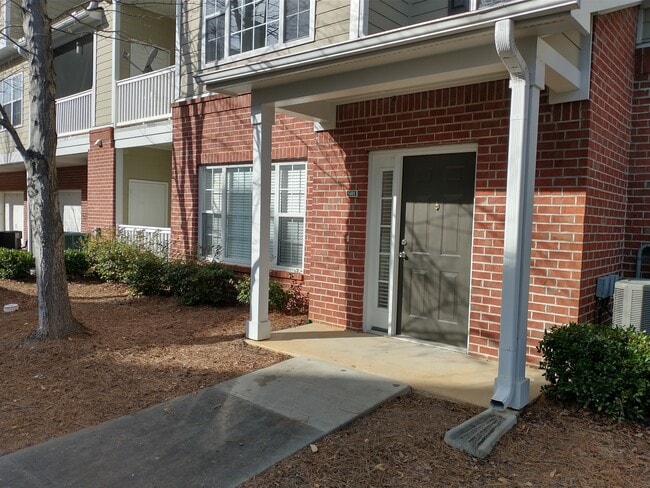 Entrance to Unit - 5001 Woodland Ln