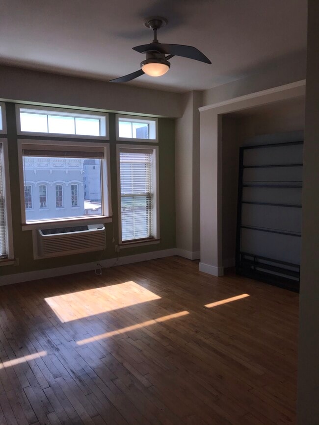 Building Photo - 131 E 3rd St