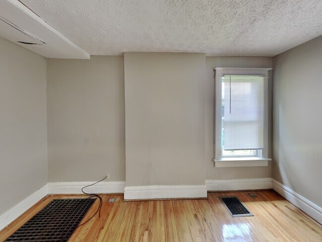 Foto del edificio - 179 E Lane Ave