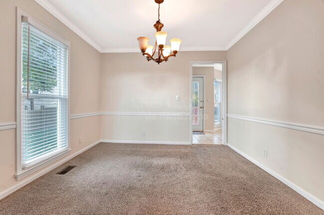 Building Photo - 8405 Hurstbourne Woods Pl