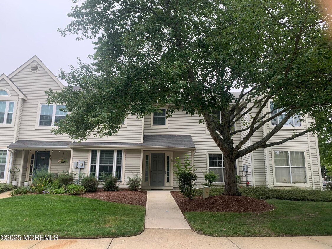 Foto principal - 248 Larchwood Ct