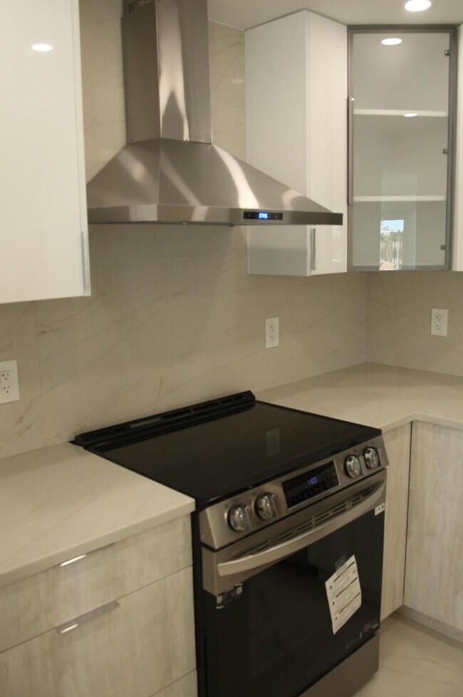 Foto del edificio - 340 Sunset Dr