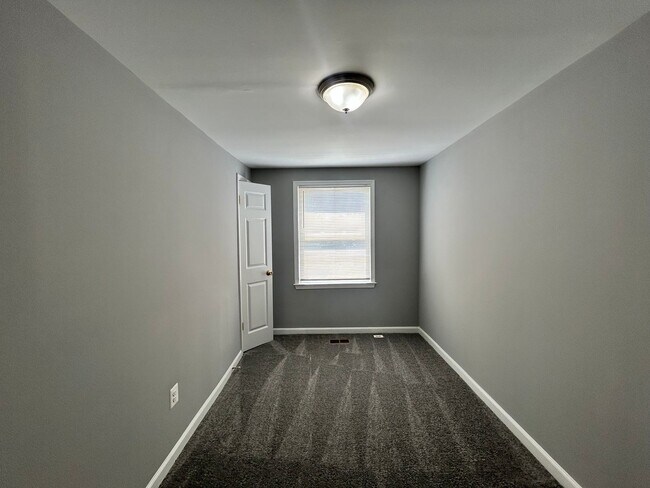 Building Photo - 3207 Ingleside Ave