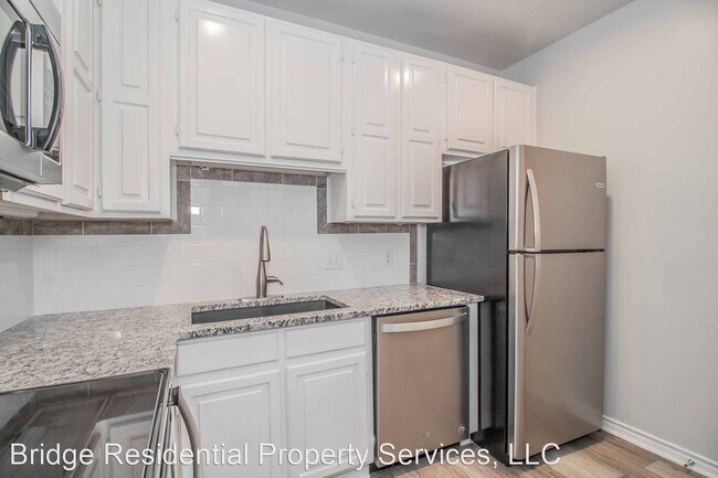 Building Photo - 1 br, 1 bath House - 5015 Birchman Ave.