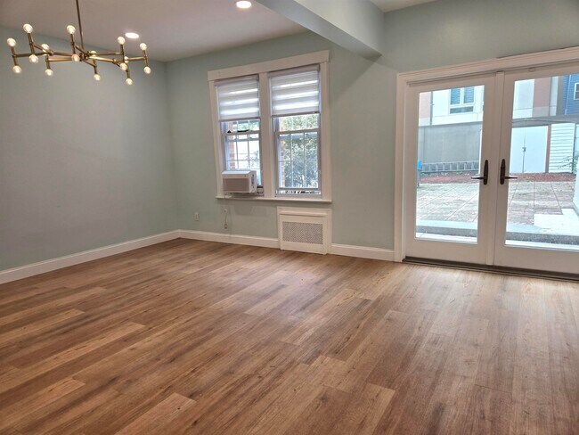 Building Photo - 69 70th St