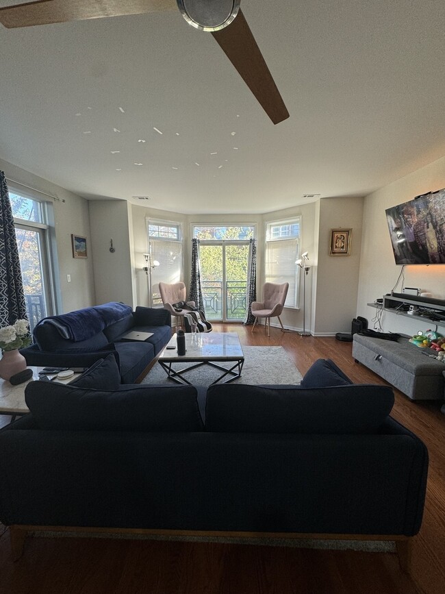 Foto del edificio - 802 W University Ln