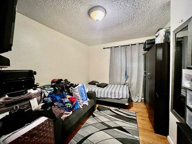 Foto del edificio - 227 Everett St