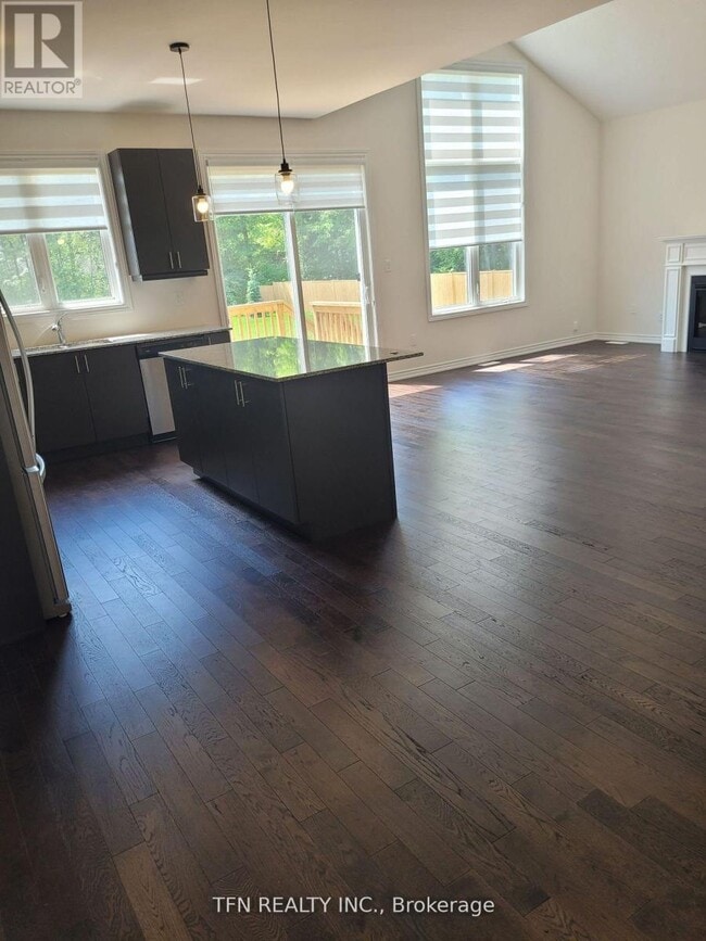 Building Photo - 3213 Mosley St