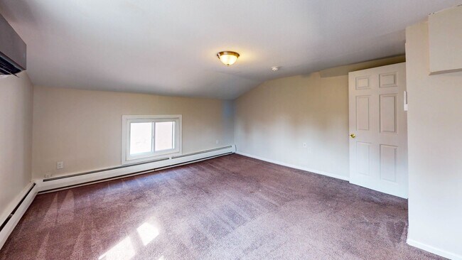 Building Photo - 171 Olive St