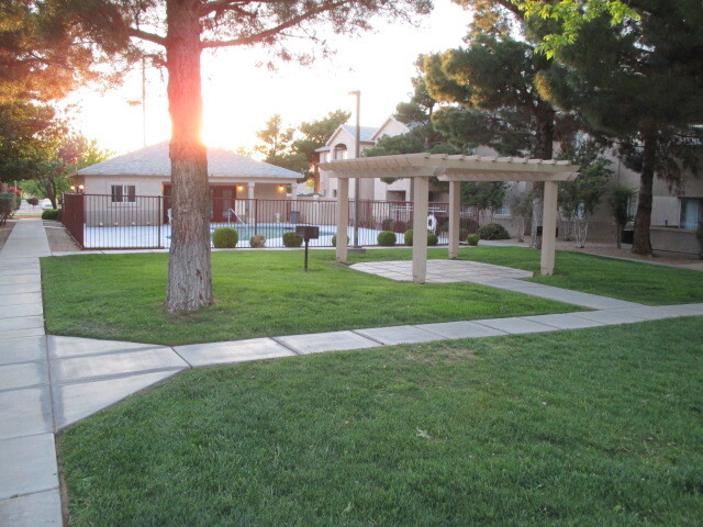 Foto del edificio - Parkcrest Village