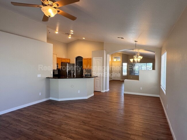Foto del edificio - 22297 N 76th Dr