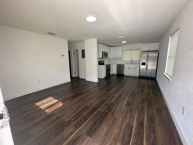 Building Photo - 2122 Mara Ct