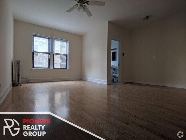 Building Photo - 4847 N Damen Ave