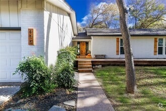 Building Photo - 405 Deerfoot Cir