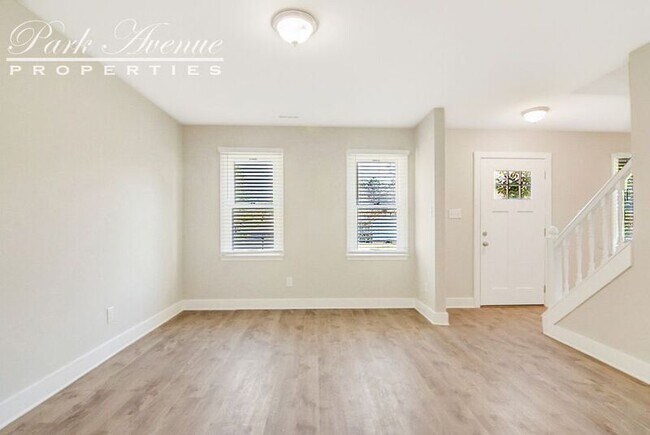 Building Photo - 51 Enesco Cir