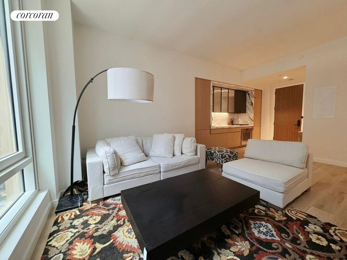 Foto principal - 135 E 47th St