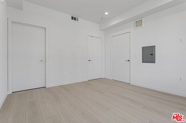 Foto del edificio - 11727 Kiowa Ave