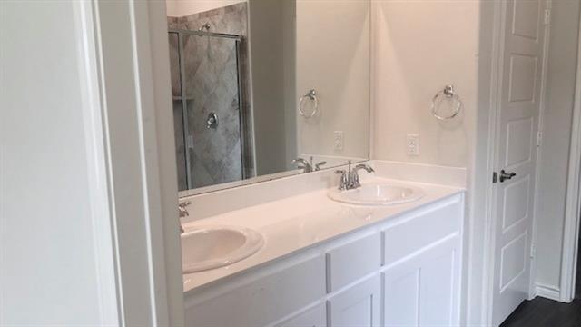 Building Photo - 2176 Miramar Dr