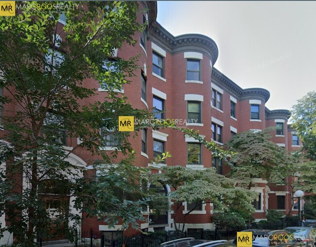 Building Photo - 84 Gainsborough St