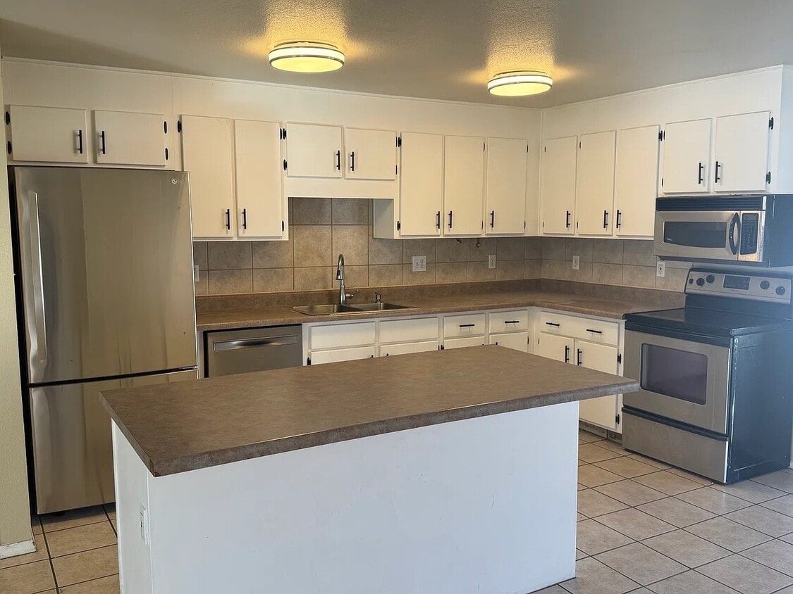 Photo - 3142 W Cactus Rd (Phoenix, AZ)