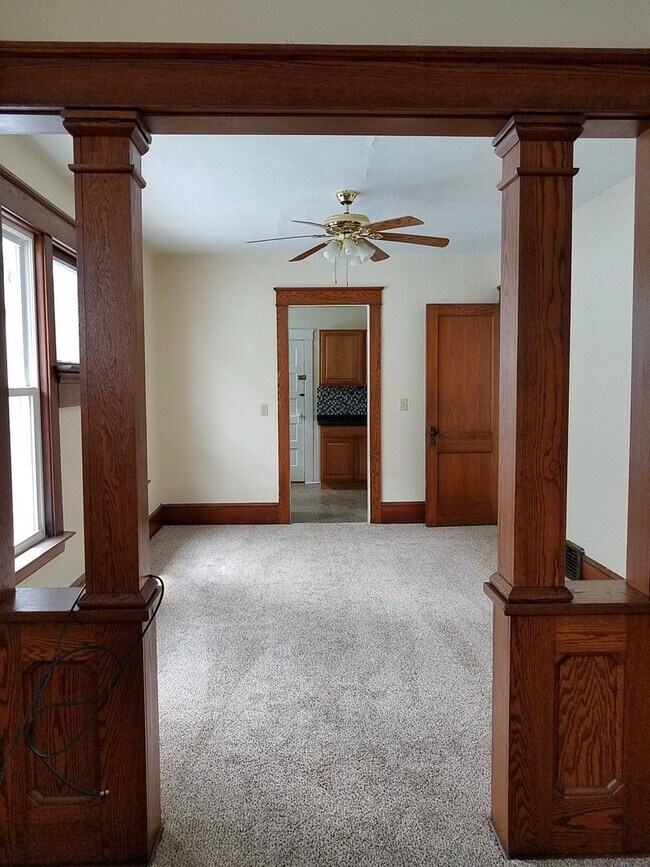 Foto del edificio - 1225 W 8th St