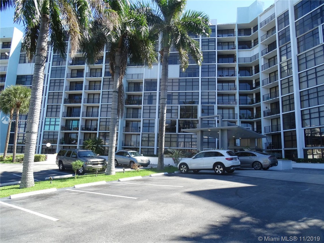 200 Leslie Dr Unit 630, Hallandale Beach, FL 33009 Condo for Rent in