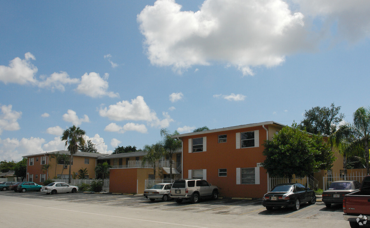 Primary Photo - Willowbrook II Apartments