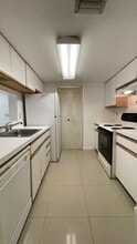 Building Photo - 9833 Westview Dr