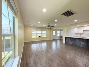 Building Photo - 910 Staffordale Manor Ln