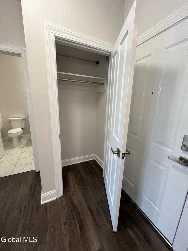 Foto del edificio - 130 Excelsior Ave