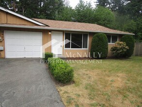 Building Photo - 6606 46th Ave