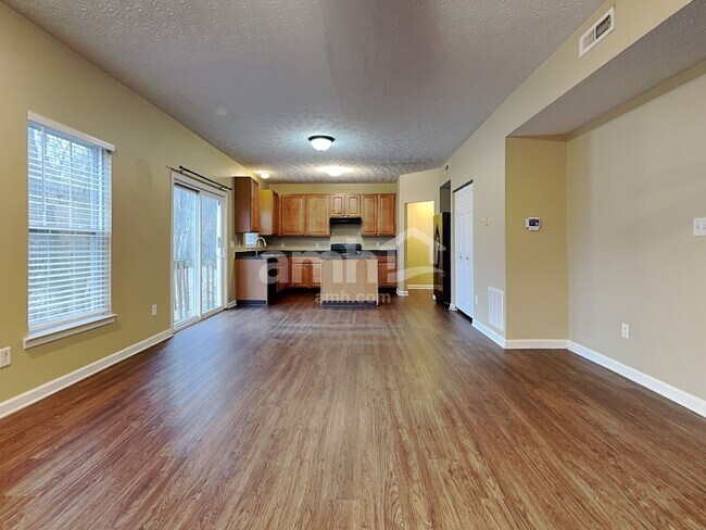 Foto del edificio - 5117 Rivers Edge Blvd