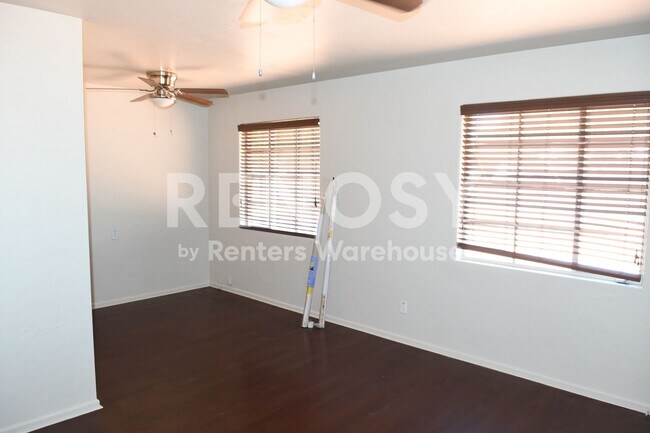 Foto del edificio - 2145 E Osborn Rd