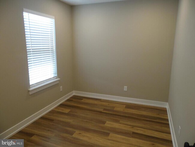 Building Photo - 155 Channing Ave