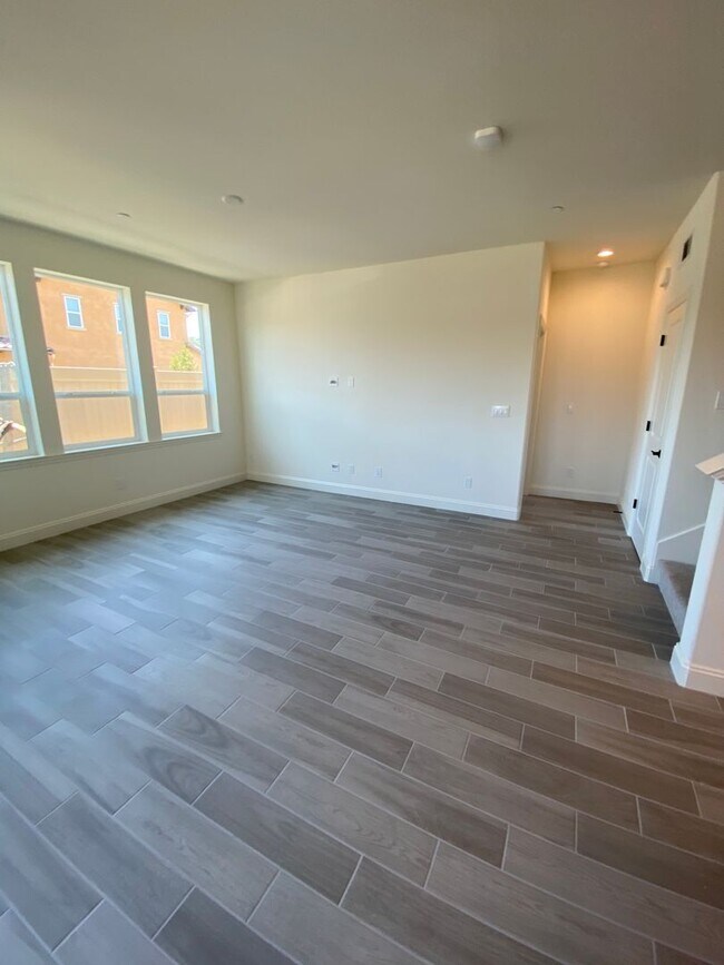 Foto del edificio - Modern Dog Friendly Town-home in the Orcutt Hills