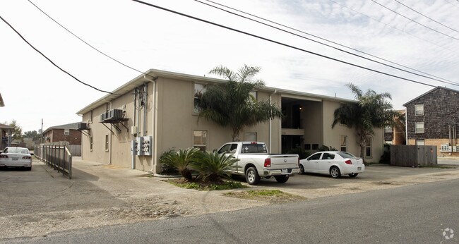 Primary Photo - 308 Live Oak St