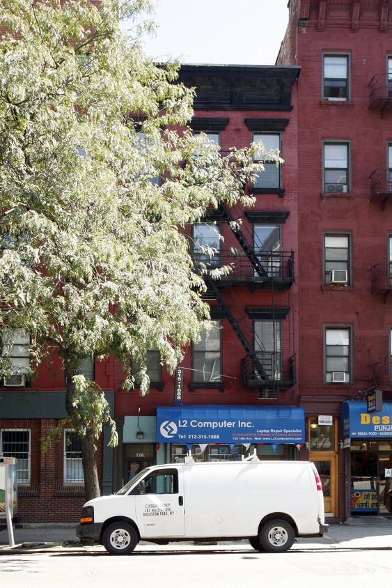 Foto del edificio - 726 Tenth Ave