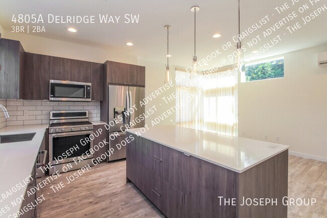 Foto del edificio - 4805 Delridge Wy SW