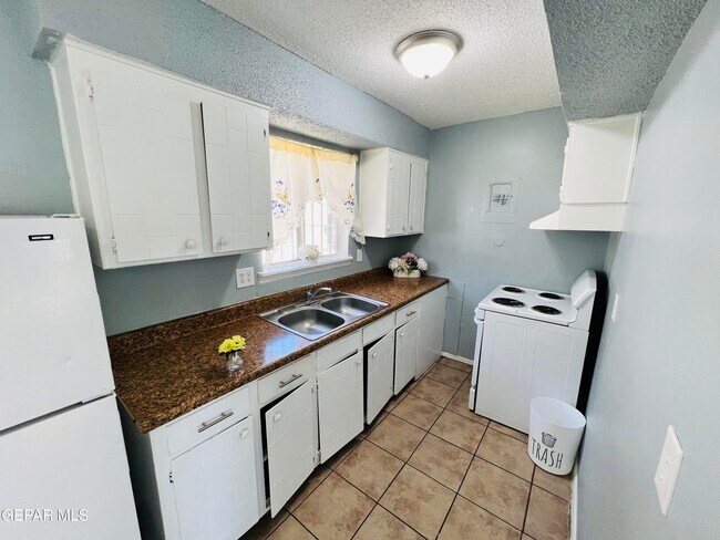 Foto del edificio - 8921 Kenneth St