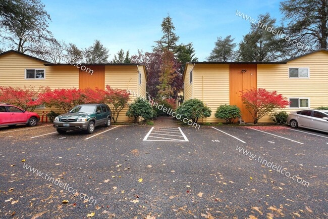 Photo - Charming Upstairs 2BD/1BA in the Heart of Multnomah Village House