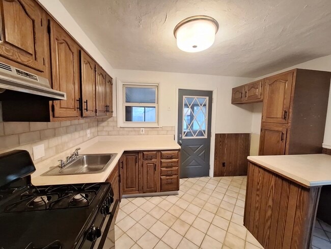 Foto del edificio - 991 Loucks Pl