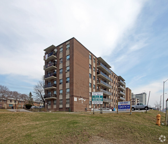 Primary Photo - Cedarbrae Towers West