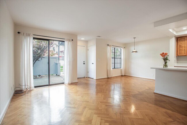Building Photo - 1417 Via Vista