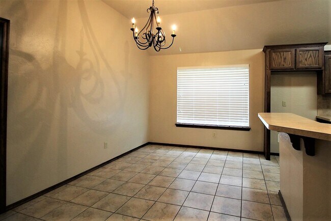 Foto del edificio - Gorgeous 4 Bed 2 Bath in Gated Community