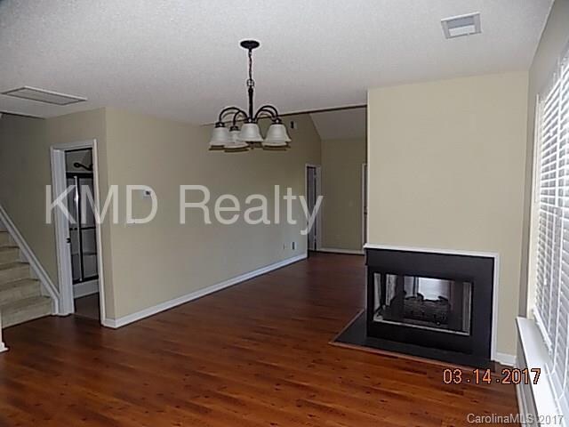 Building Photo - 10206 University Park Ln