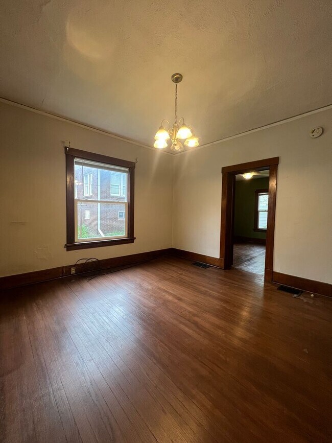 Building Photo - 915 5th Ave North