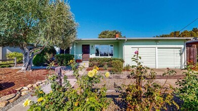 Building Photo - 652 Corlano Ave