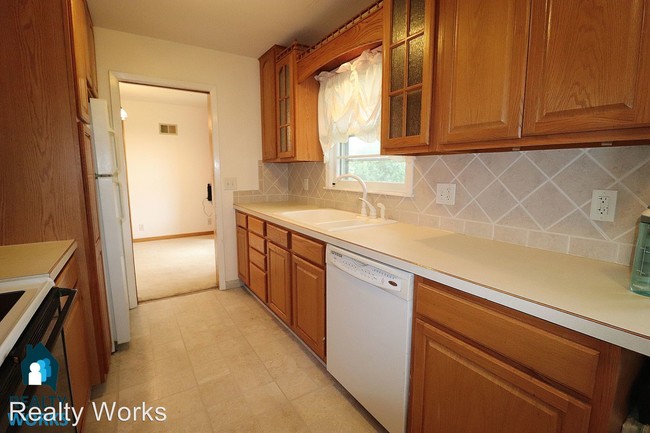 Building Photo - 3 br, 2 bath House - 431 South 56th Street
