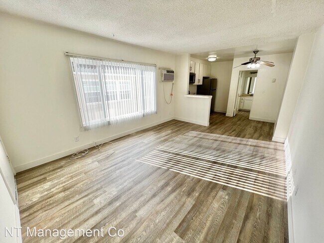 Building Photo - Studio, 1 bath Apartment - 3359 Mentone Av...