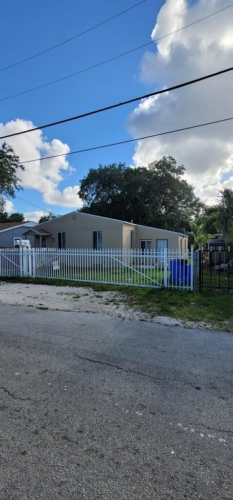 Foto del edificio - 6330 NW 1st Pl